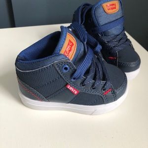 NWOT LEVIS Gym shoes